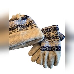 Hat and Glove Set - Woman's - Thick and Warm